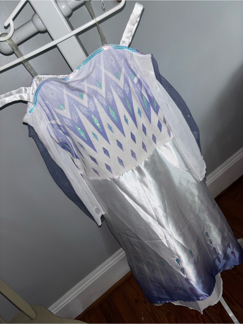 Frozen II   Sz 6 Girls White & Light Purple Sparkle Princess Dress